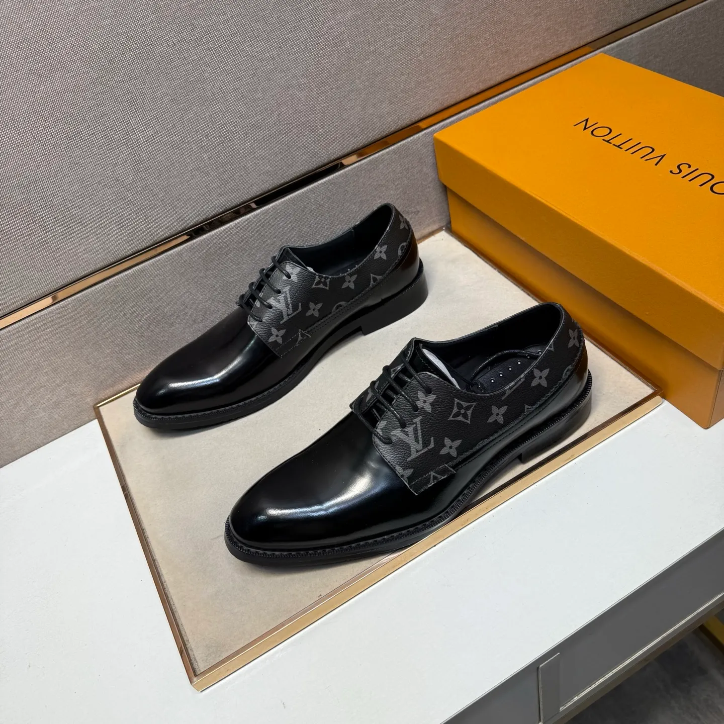 Men's men's shoes 💰pp500 [LV～] Men's casual formal leather shoes 2025z cabinet sales simultaneously 🔶Size: 38-44 #️⃣ 🔷2 colors🔜The upper is made of cowhide stitching ➕Cowhide lining, comfortable and breathable, sole: original comfortable and wear-resistant outsole, ⚠️real thing📱photographed🎬real thing is better📢📢📢